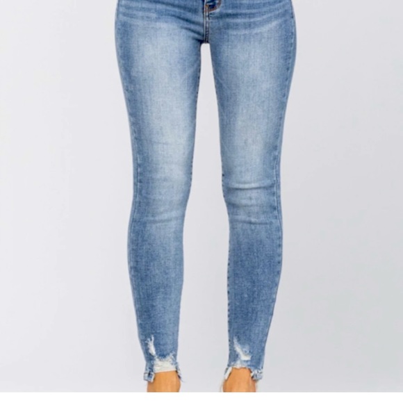 Judy Blue Jeans - Picture 1 of 5